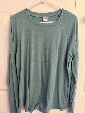 Long Sleeve Crewneck Tee in Seafoam Green